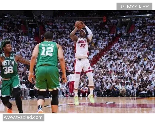 火箭队在与卡尔特人的第四节激战中逆转胜利展现团队精神与决心