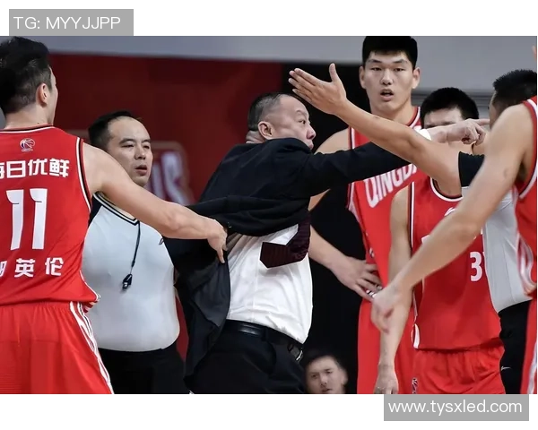 威尔斯谈CBA裁判争议判罚:有一些吹罚无法了解